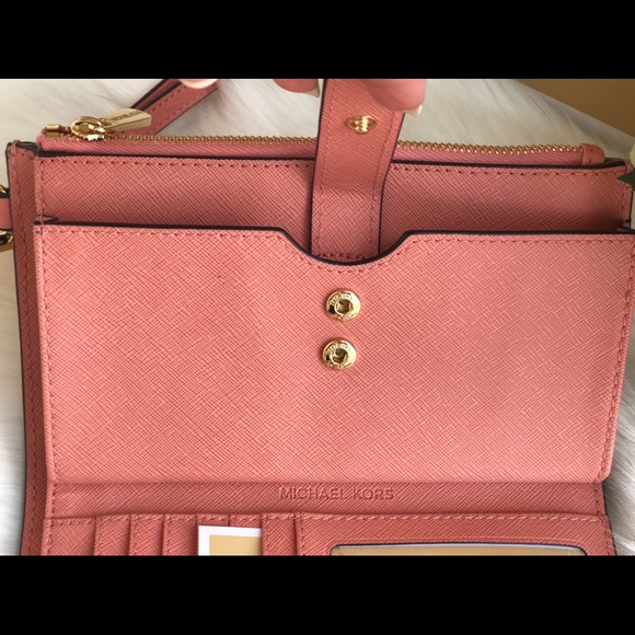 🌷MICHAEL KORS Peach Double Zip Phone Wristlet - Picture 7 of 8